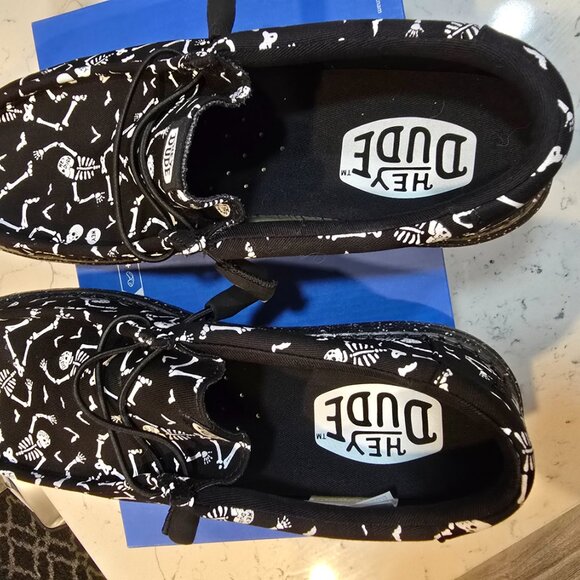 Hey Dude Wally Skeletons Glow in Dark Shoes Moccasin Men' Size 10 NEW RARE HTF - Picture 6 of 16